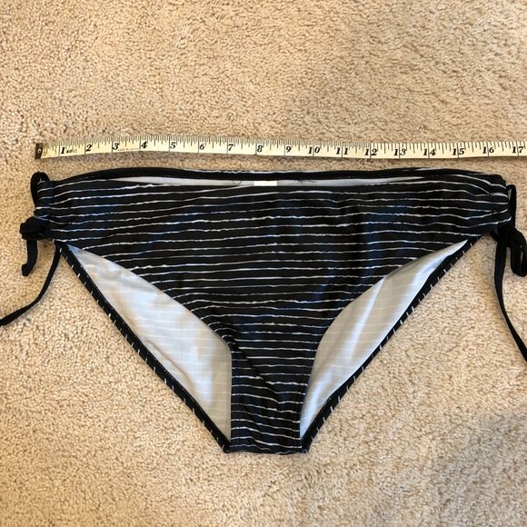 NEVER WORN BLACK WITH WHITE STRIPES TIE SIDES BIKINI BOTTOMS SIZE LARGE - Picture 9 of 9